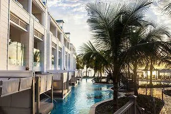 ホテル Seashore Bay Beach Resort ネグリル