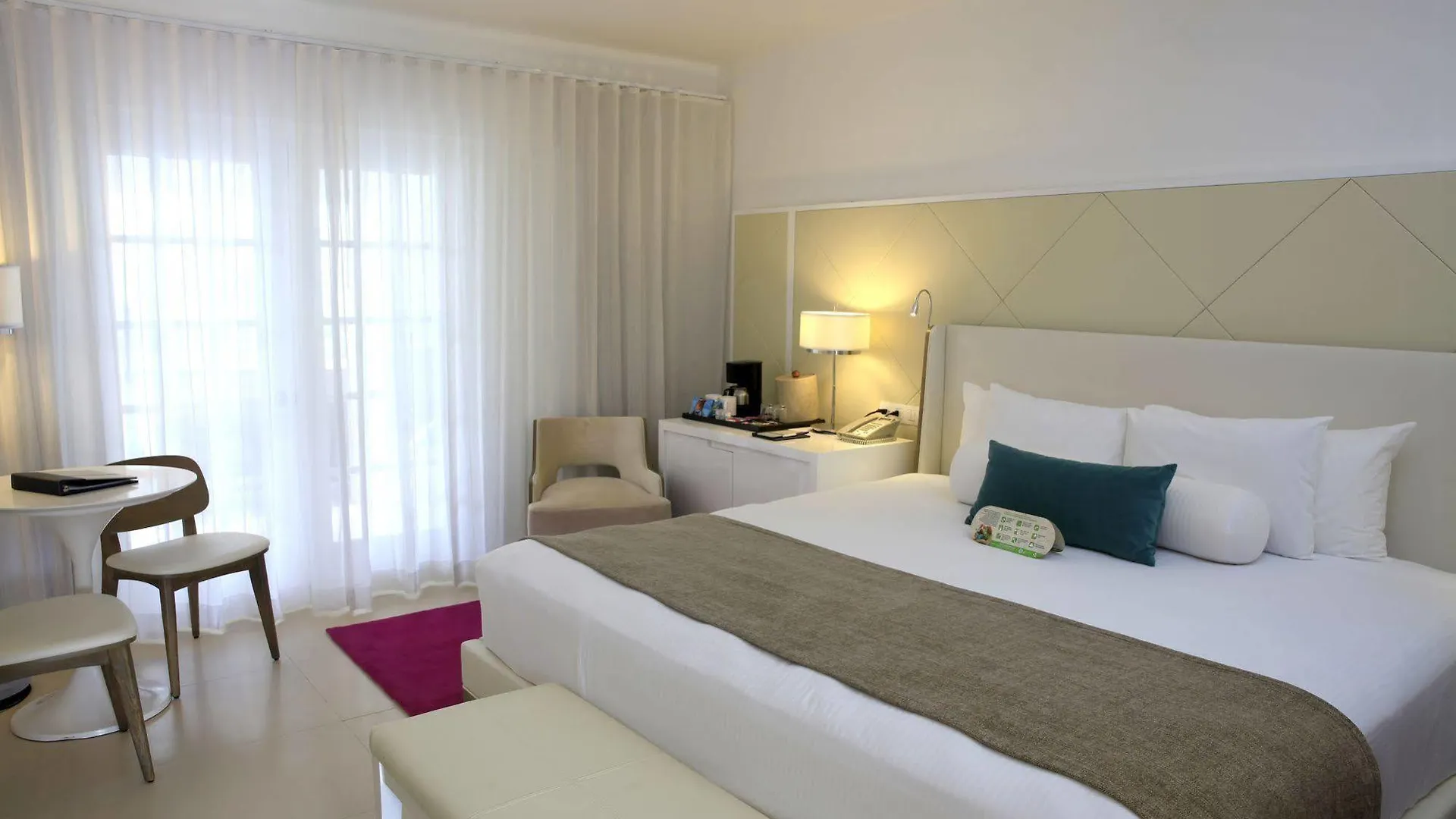 Seashore Bay Beach Resort ネグリル 4*,